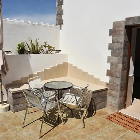Casa Madonna Authentic Canarian La Oliva