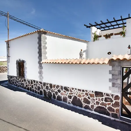 Casa Madonna Authentic Canarian * La Oliva